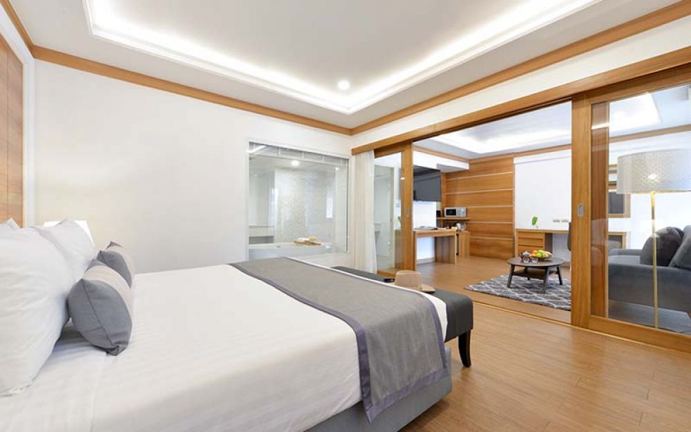 One Bedroom Suite with Living area, The Beverly Hotel Pattaya 4*