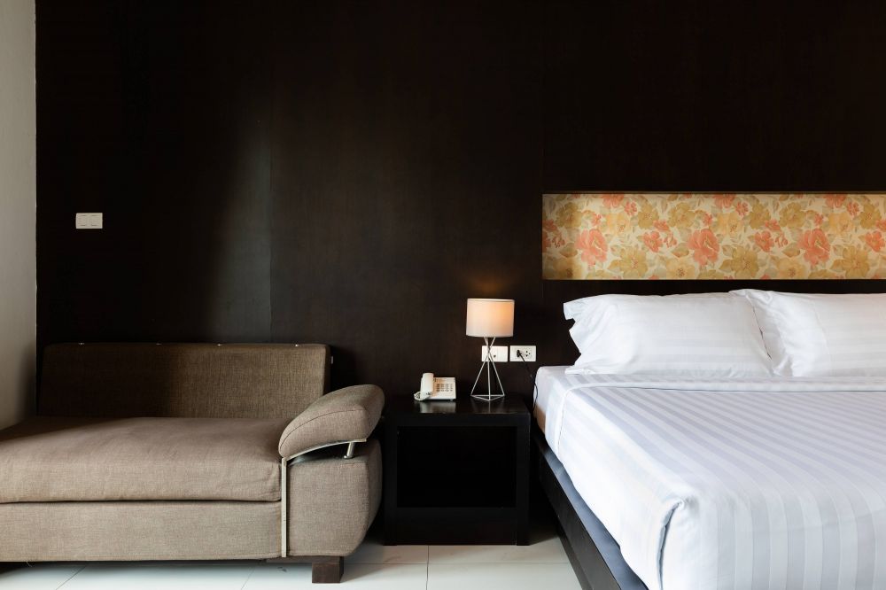 Grand Deluxe Newly Renovate Room, Amata Patong 4*