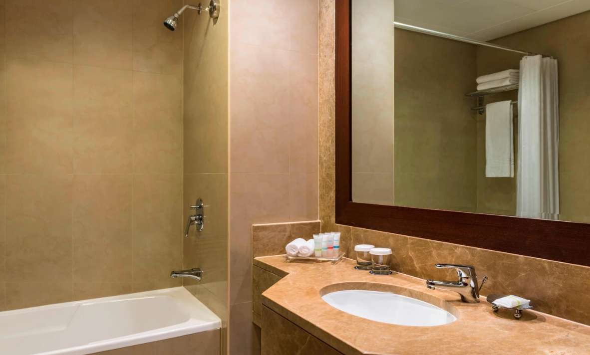 One Bedroom Suite, Four Points By Sheraton Sheikh Zayed Road 4*