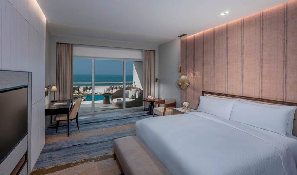 Infinity Ocean View Club Room, Intercontinental Ras Al Khaimah Mina Al Arab Resort 5*