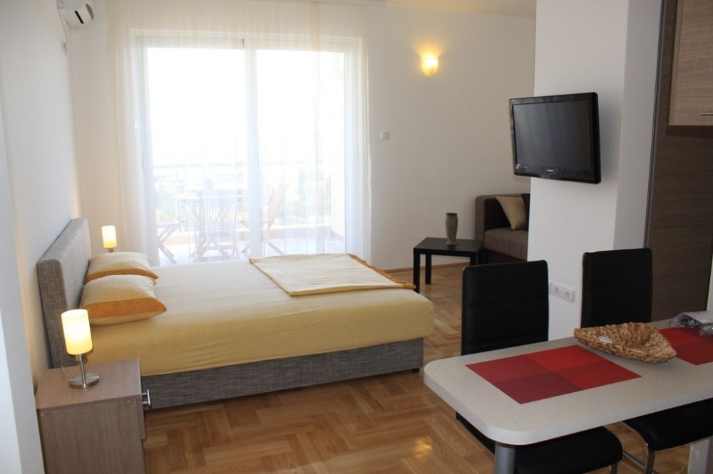 STUDIO 02, Becici Lux villa 4*