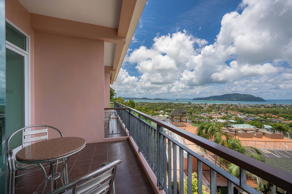 Grand Deluxe Sea View, The View Rawada Phuket 4*