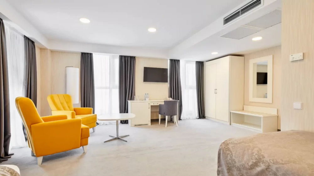 Junior Suite (Triple/Quad), Gallery Palace 4*