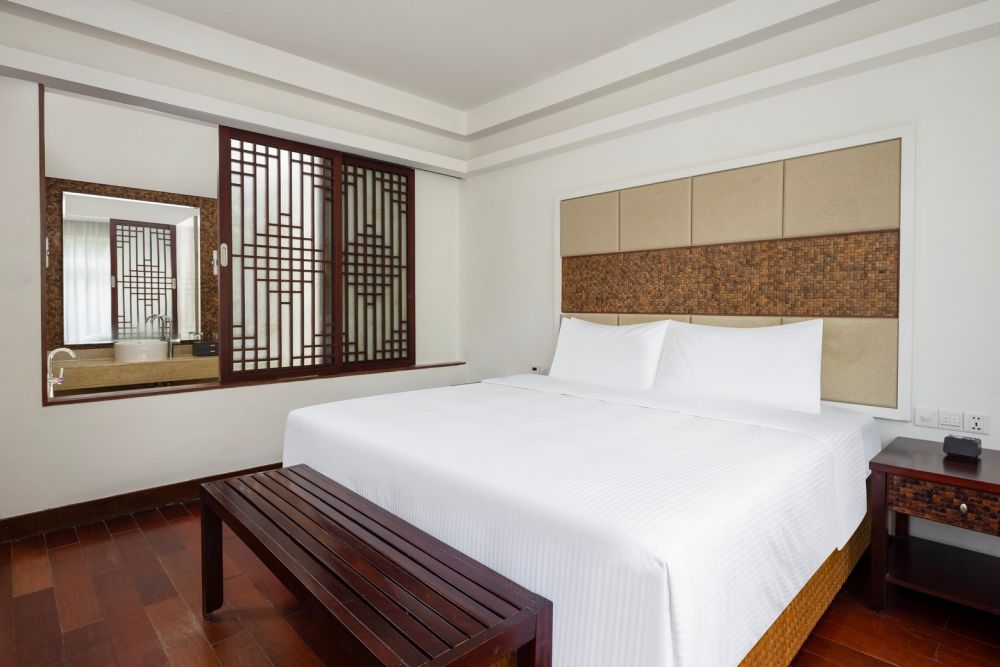 Superior King/Twin room (ex.Town House Garden View Room), Grand Mercure Sanya Yalong Bay (ex. Huayu Resort & Spa Yalong Bay Sanya) 5*