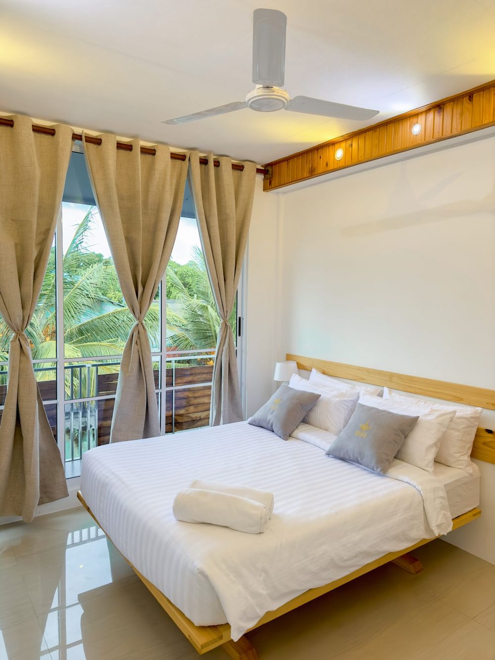 Deluxe Double Room with Balcony, Dhoani Maldives 