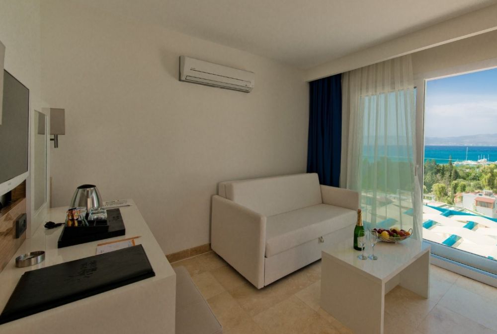 Club Room, Sentido Bellazure 4*