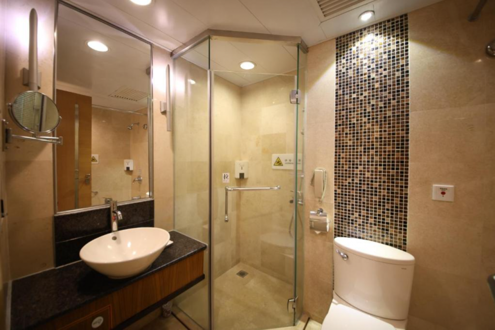 Deluxe, Liu Hua Hotel 4*