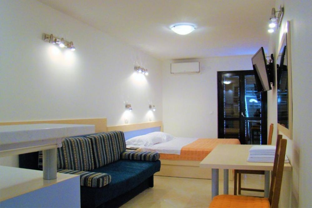 Studio, Apartments Lavica 3*