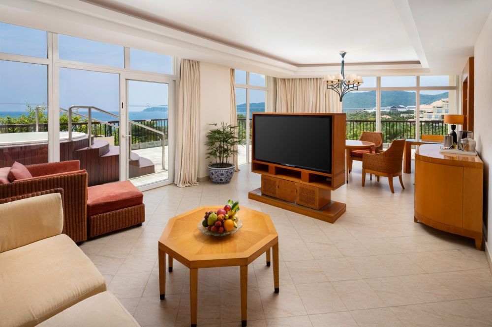 Deluxe Sea View Suite, Sheraton Sanya Resort 5*