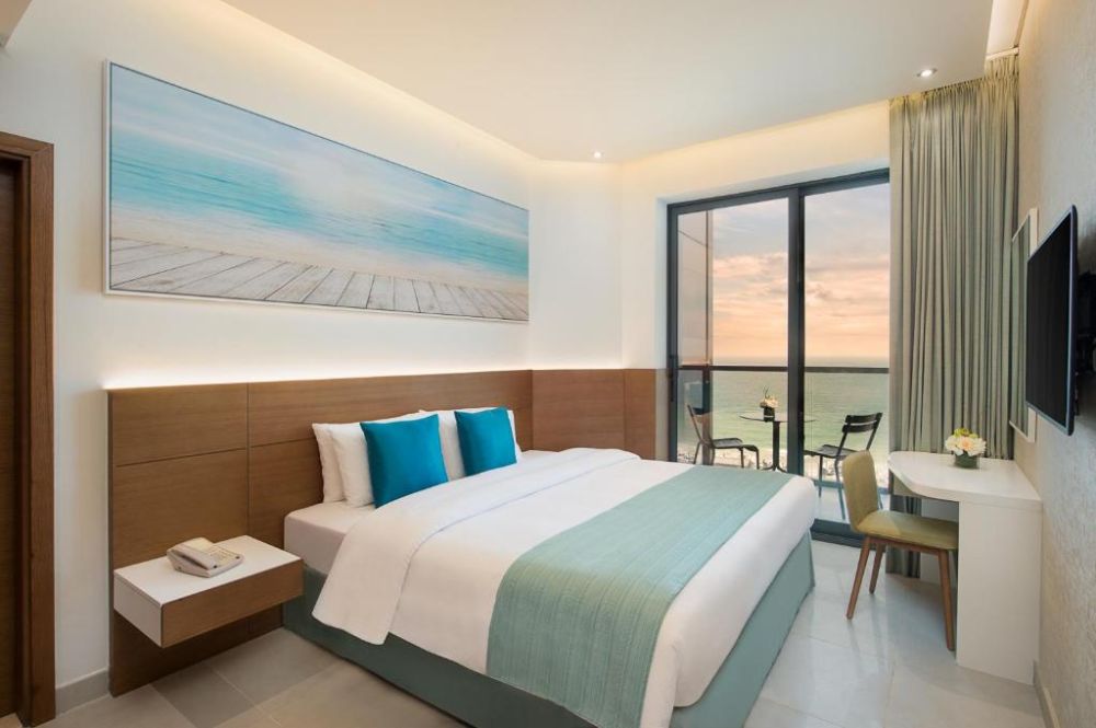 Standard Sea View, Wyndham Garden Ajman Corniche 4*