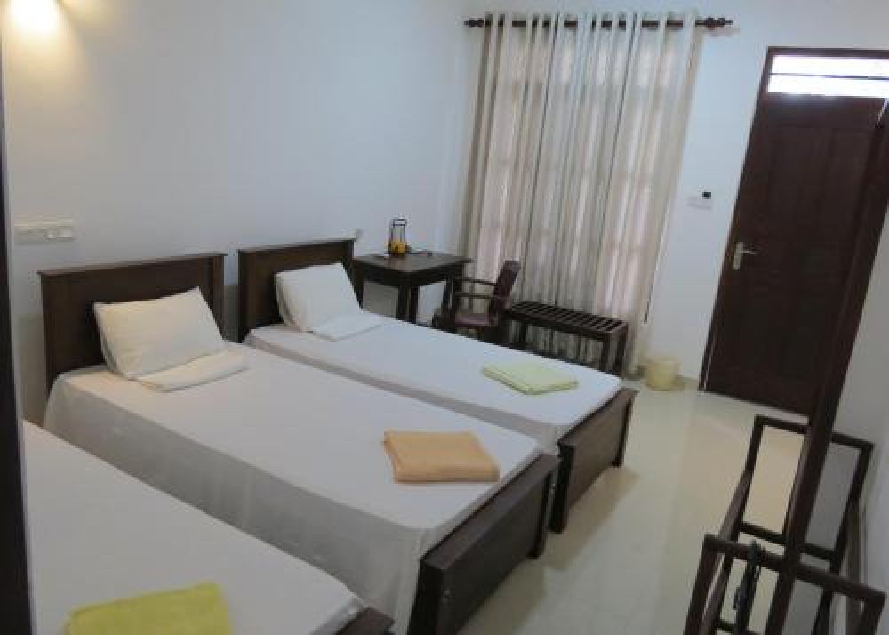 Deluxe Room Double/Twin Balcony (Second Floor), Sailors Mirissa 3*