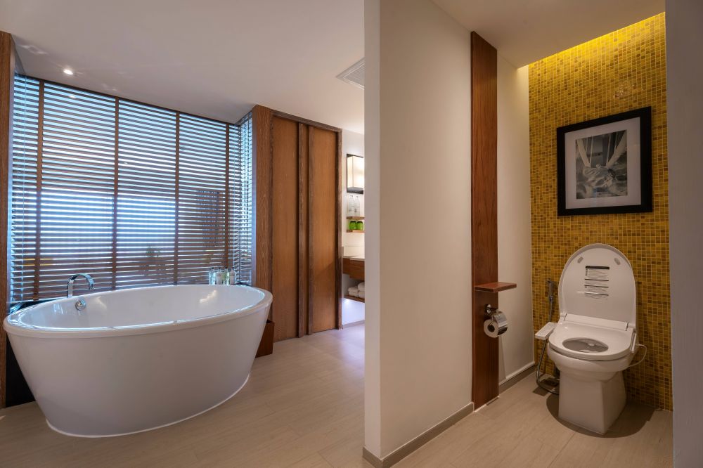 Royal Ocean View Suite, The Nai Harn Phuket 5*