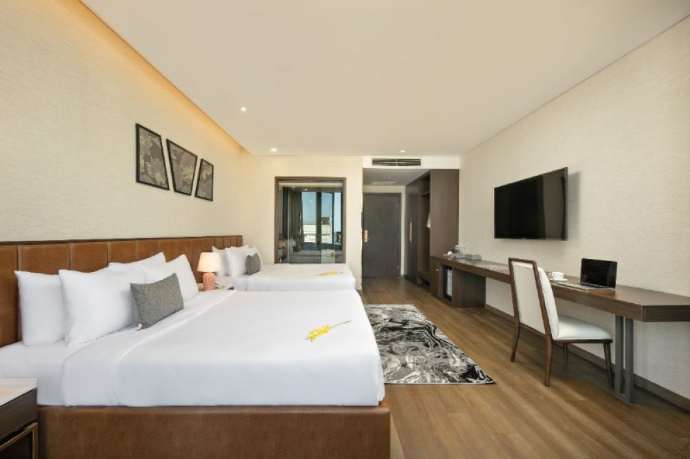 Deluxe Twin Sea View with Balcony, Golden Lotus Grand Hotel 4*