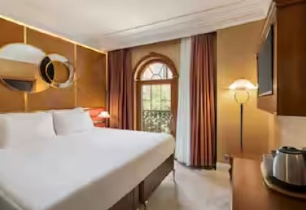 Standard, Wyndham Istanbul Old City 5*