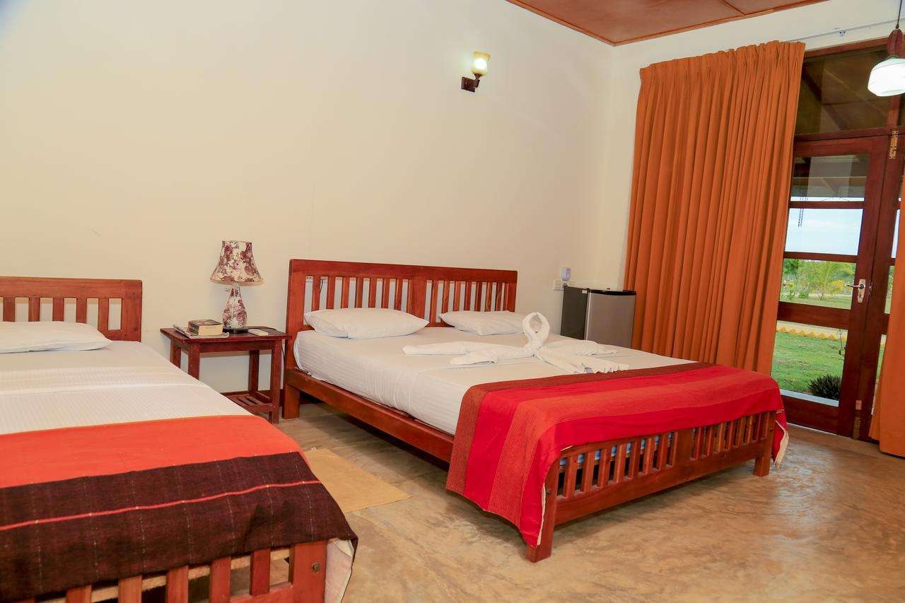 Standard Room, Palm Beach Nilaveli 2*