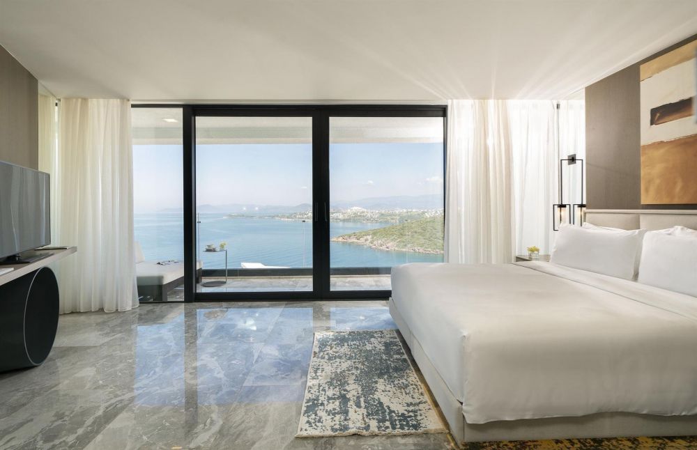 Deluxe Sea View Room, Le Meridien Hotel 5*