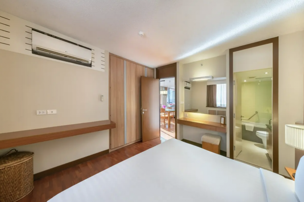 Two Bedroom Residence, Bandara Suites Silom 4*