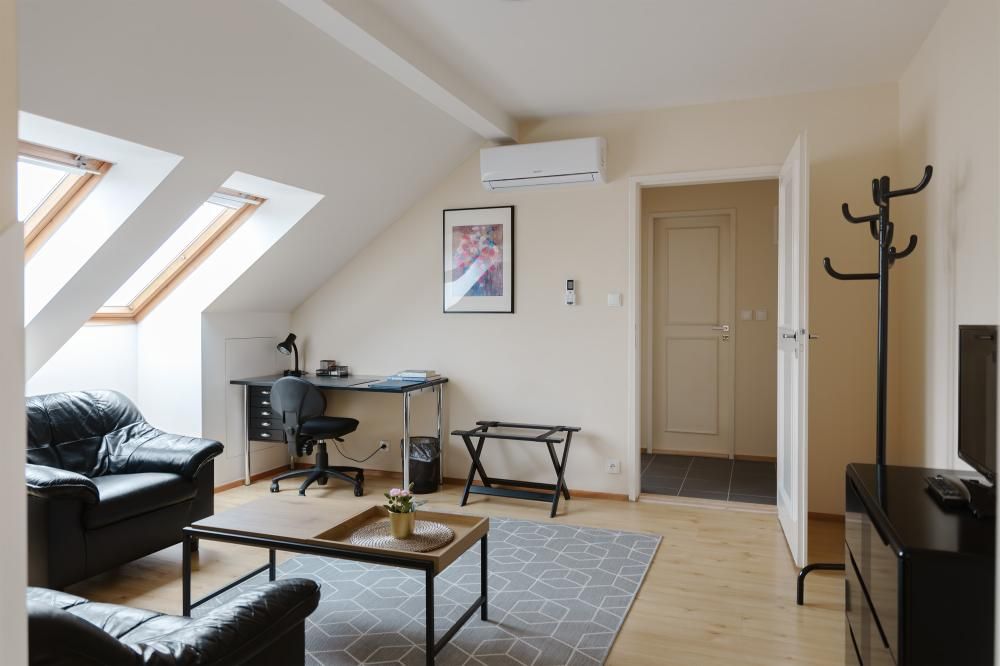 Superior Attic Apartment, Orion 3*