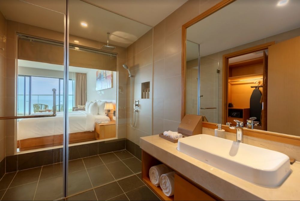 Premier Deluxe With Balcony, Selectum Noa Resort Cam Ranh 5*