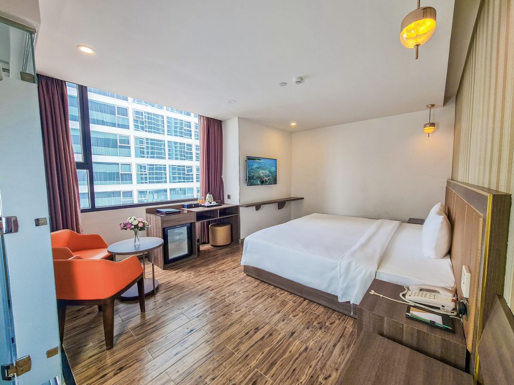 Premier Deluxe City View/Partial SV, V Hotel Nha Trang 4*