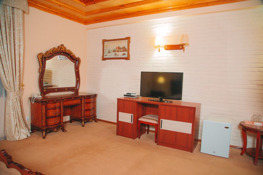 Apartment, Arba 3*