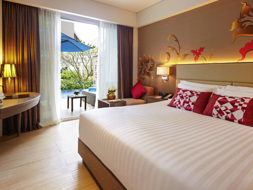 Deluxe Pool Access, Grand Mercure Phuket Patong 5*