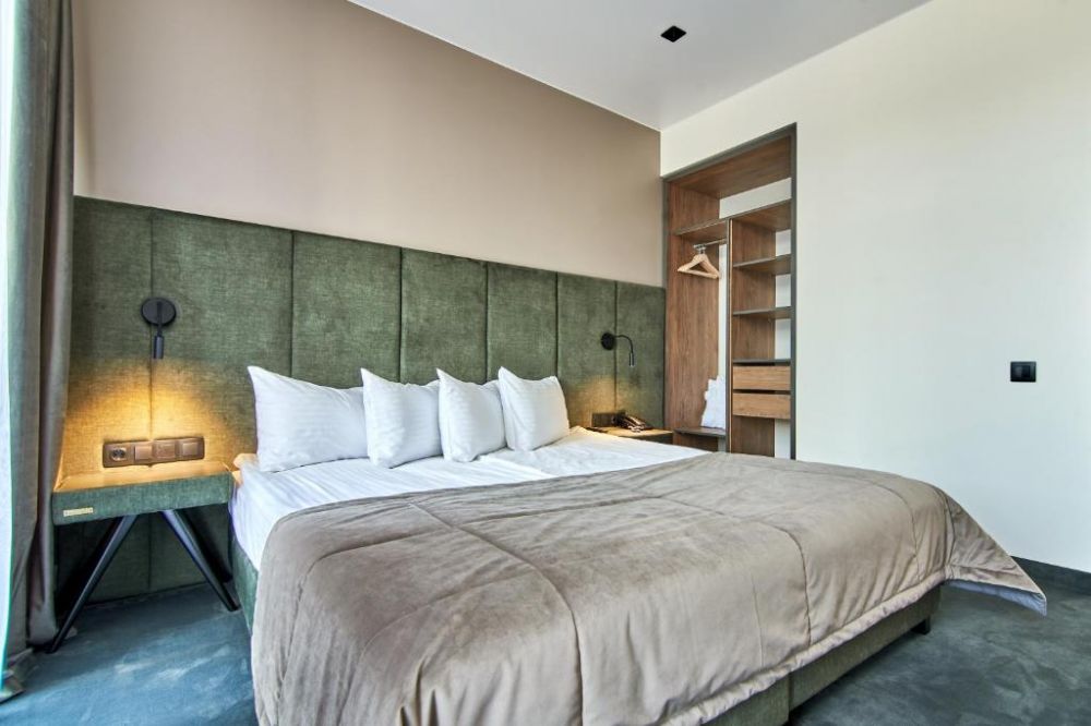 Family Suite, Fomich Residence 