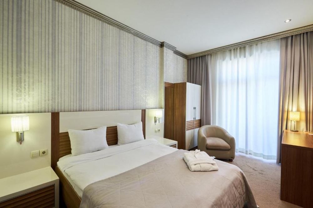 Standard Room, Boulevard Side Hotel 4*