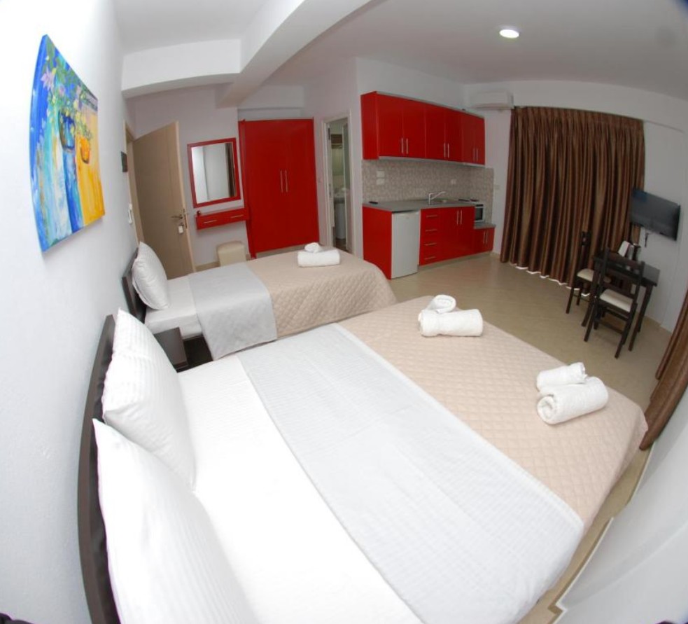 STD TRPL with mini-kitchen, Atlantis Ksamil Hotel & Apartments 3*