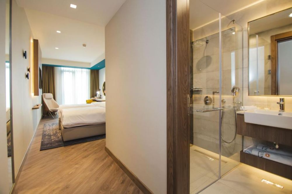 Standard Twin City View Room, La Quinta by Wyndham Batumi 4*