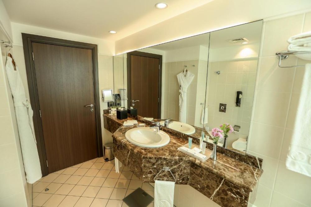 Spacious Studio With Kitchen, Al Maha Arjaan Abu Dhabi 4*