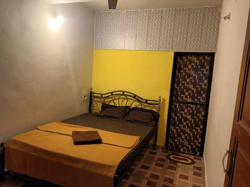 Standard non AC, Madan Motels 2*