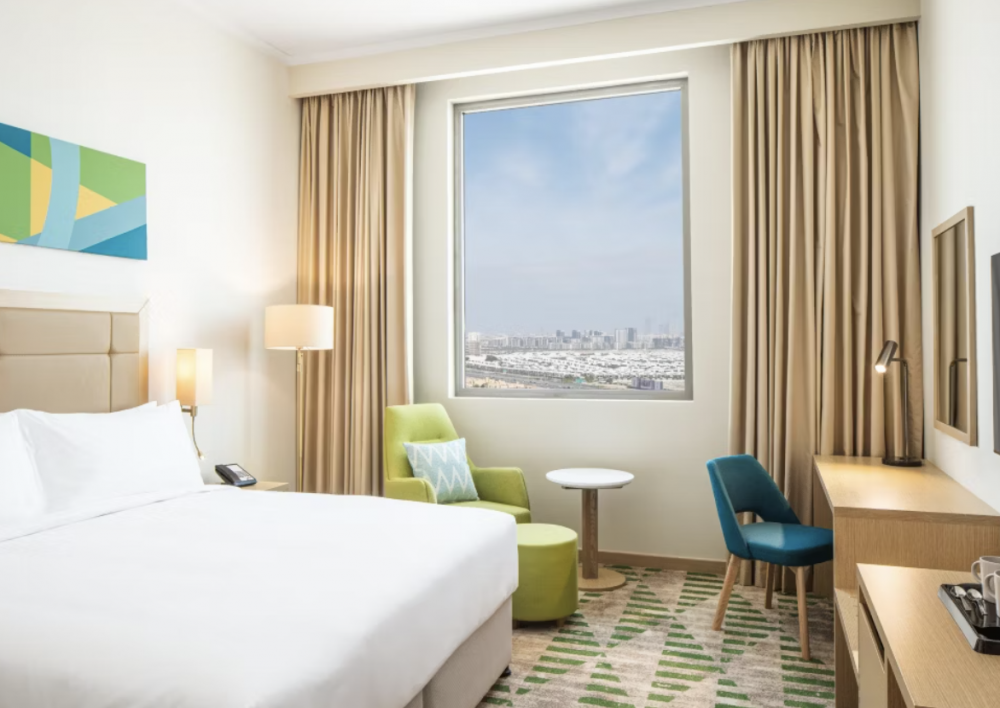 Standard Room, Holiday Inn And Suites Dubai Science Park 4*