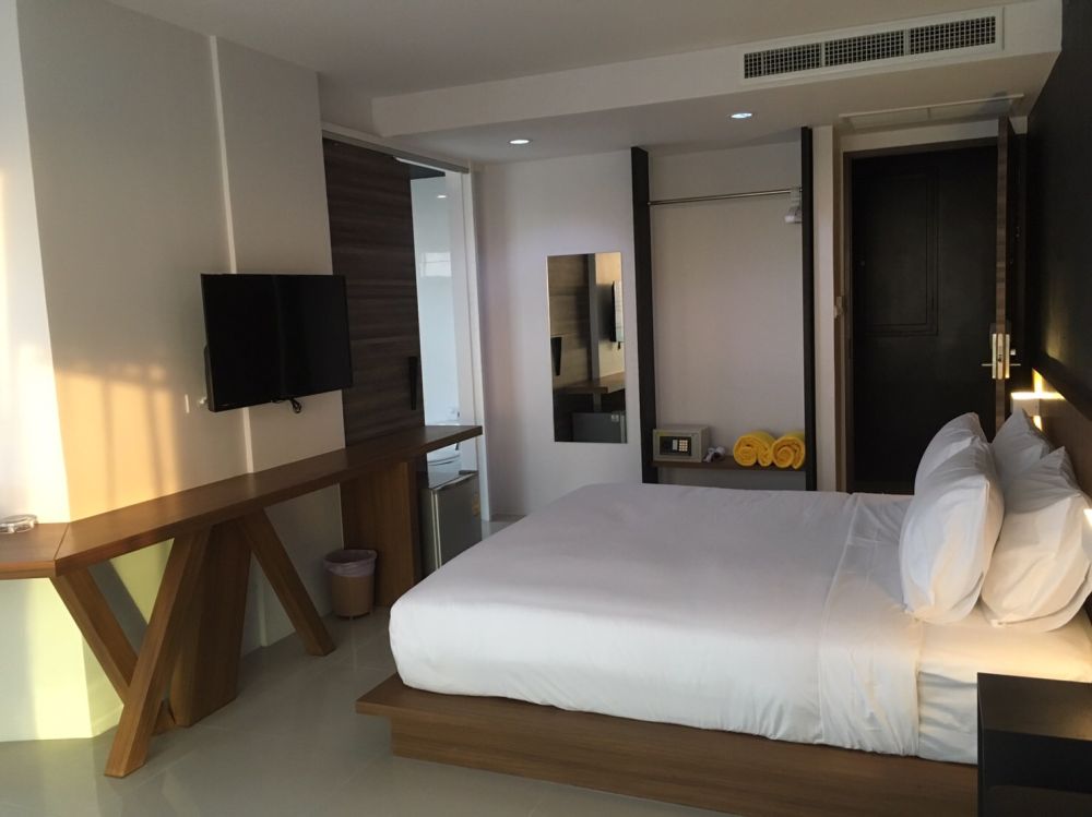 Deluxe, Phoenix Grand Patong Hotel 3*