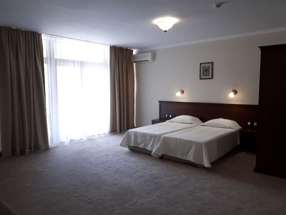 Studio, Maria Revas 5*
