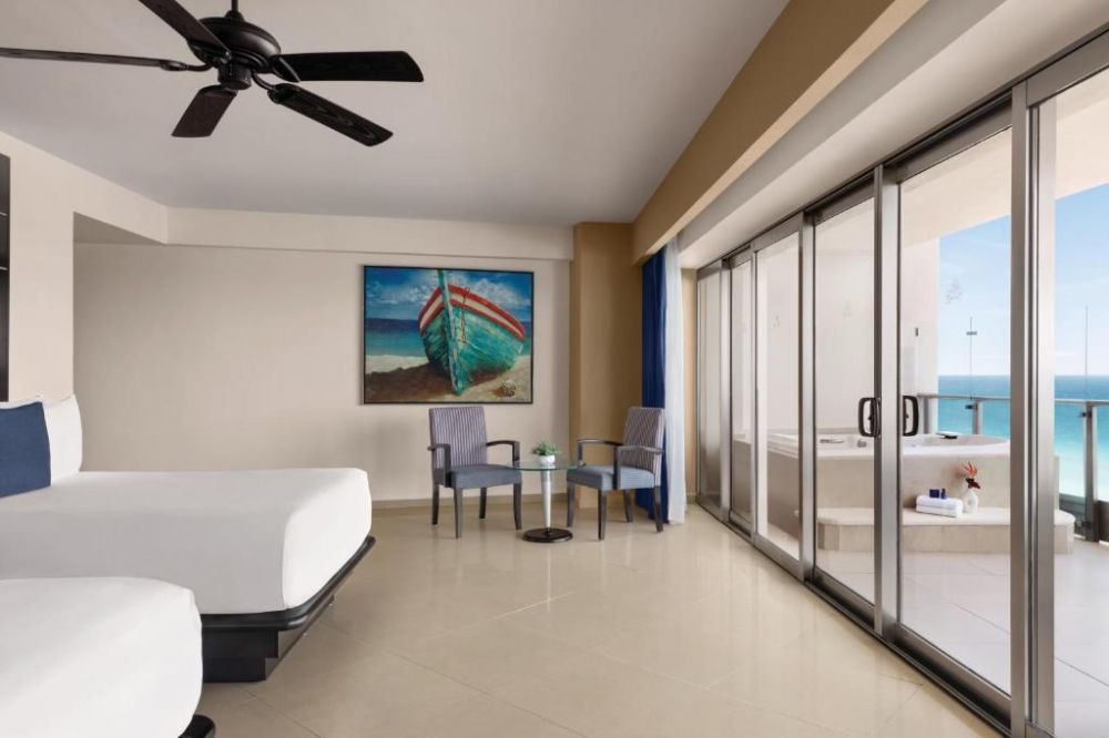 Ocean Front Suite with Jacuzzi, Seadust Cancun Family Resort 5*