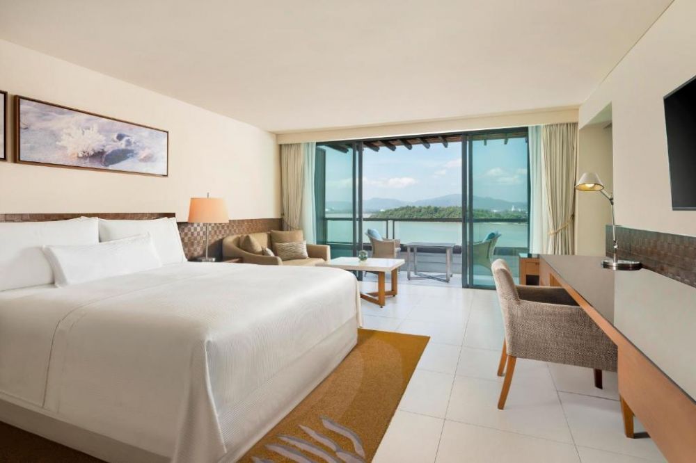 Deluxe Seaview Suite, The Westin Siray Bay Resort 5*