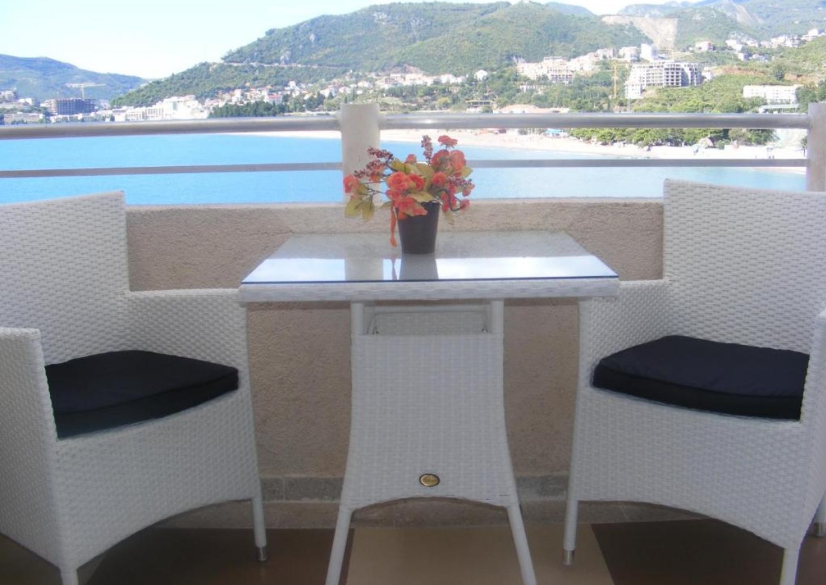 Apartment, Obala Ponta 4*