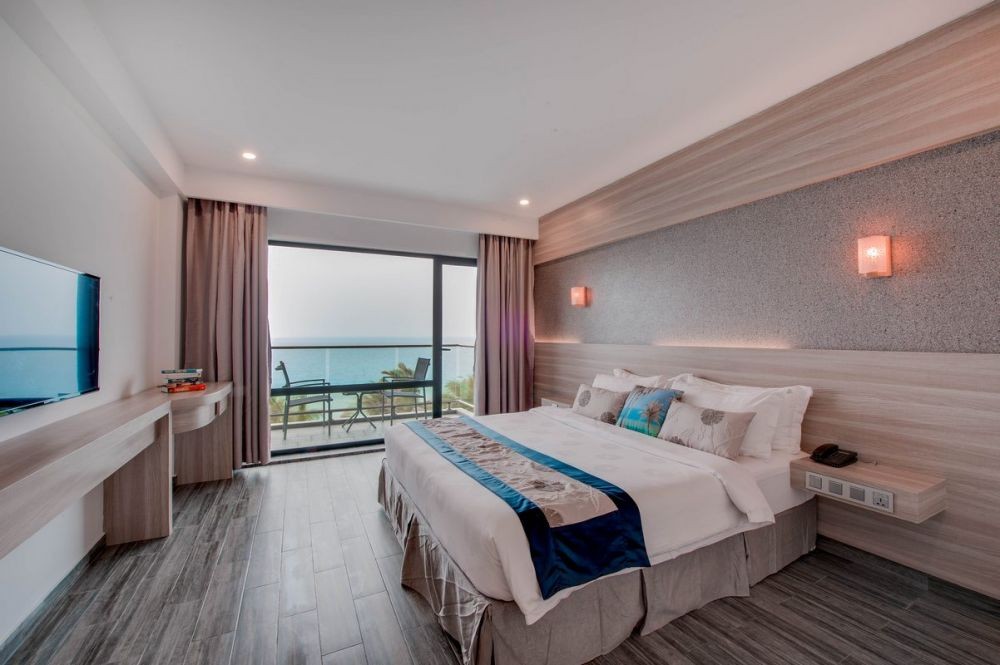 Honeymoon Room SV, Kaani Grand Seaview 4*