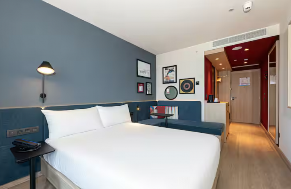 Queen With Sofa Bed, Hampton By Hilton Batumi Center 4*