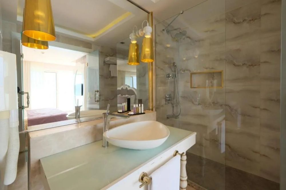 Junior Suite with Sea View, La Boutique Hotel & Suite 3*