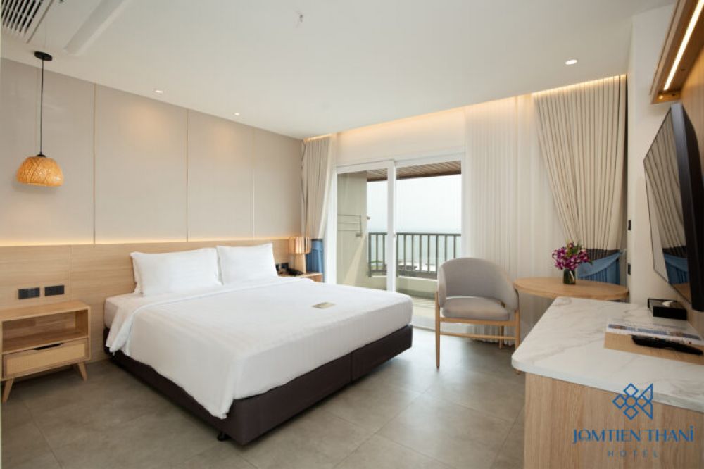 Deluxe Corner Sea View, Jomtien Thani Hotel 4*