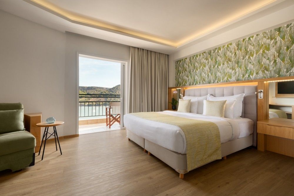 Junior Suite, Dolce Athens Attica Riviera 5*