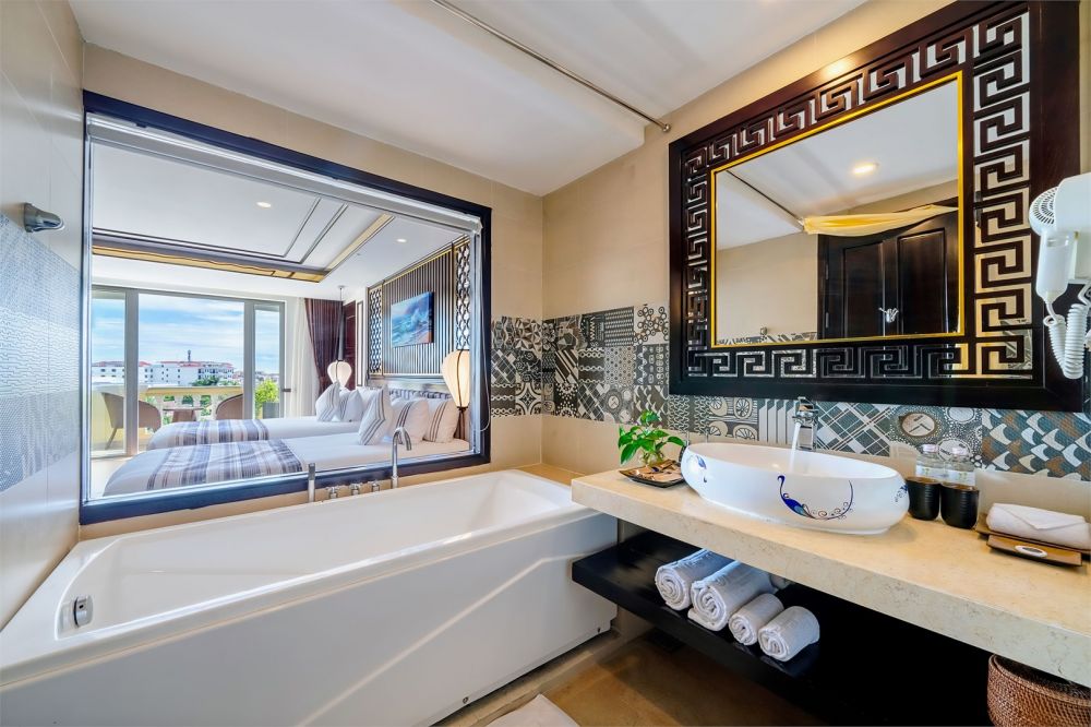 Premier Deluxe Palm View Balcony, Le Pavillon Hoi An Luxury Resort 4*