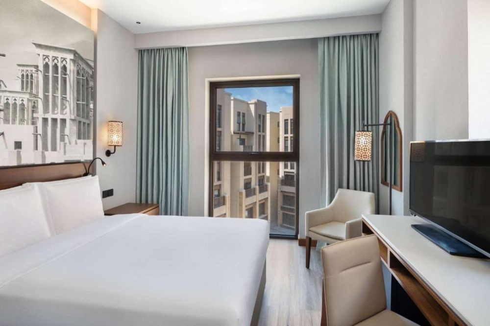 Superior Room Plaza View, Super 8 by Wyndham Dubai 2*