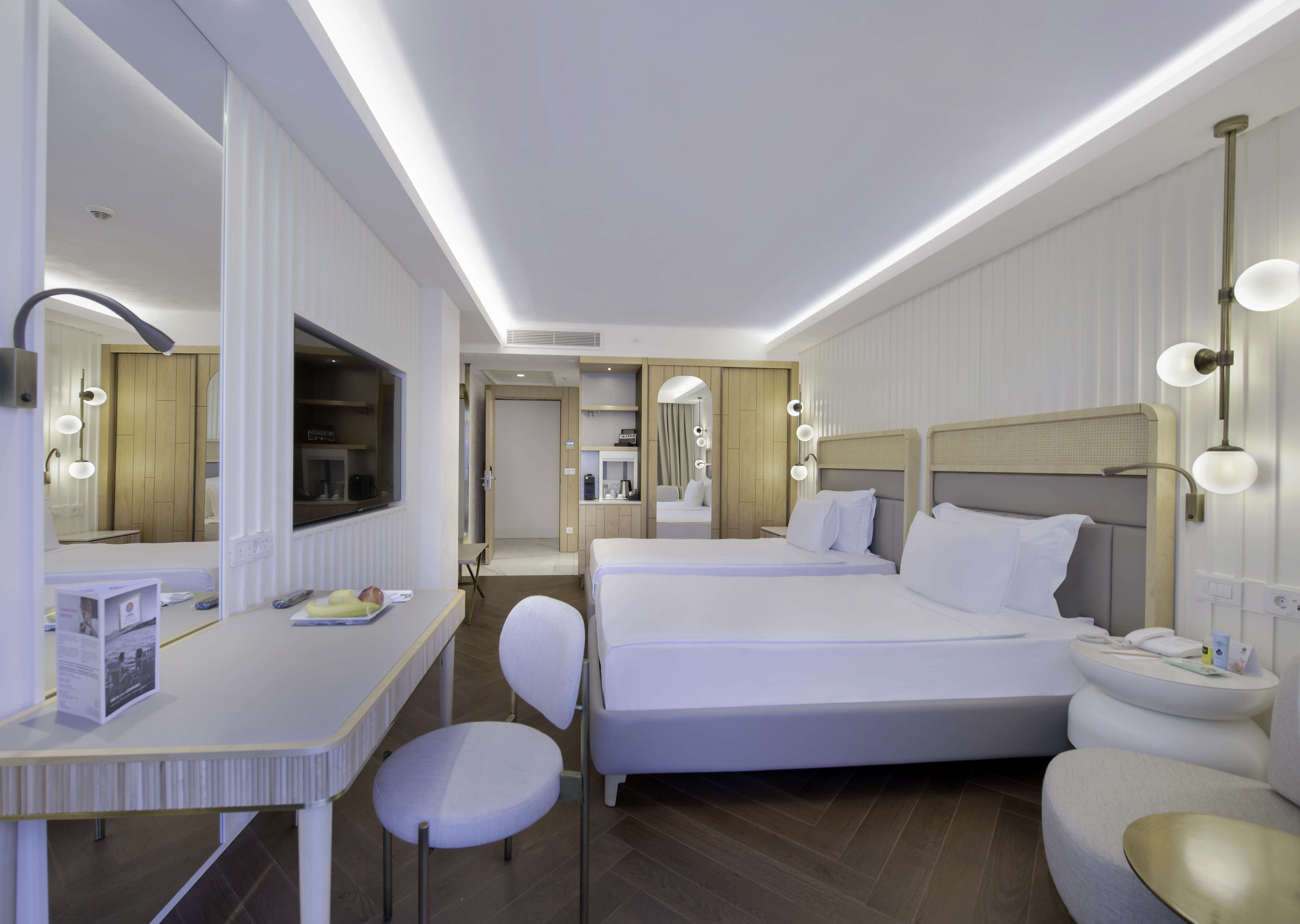 Deluxe Family Suite Swim-Up, Lara Barut Collection (ex. Barut Lara) 5*