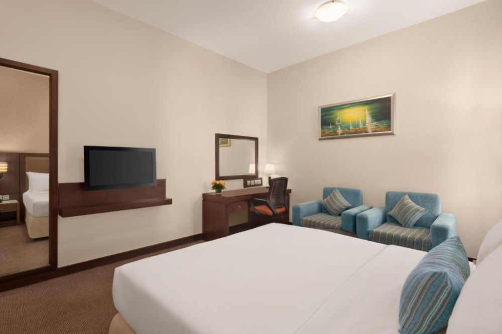 Queen bedroom, Ramada By Wyndham Dubai Deira 4*