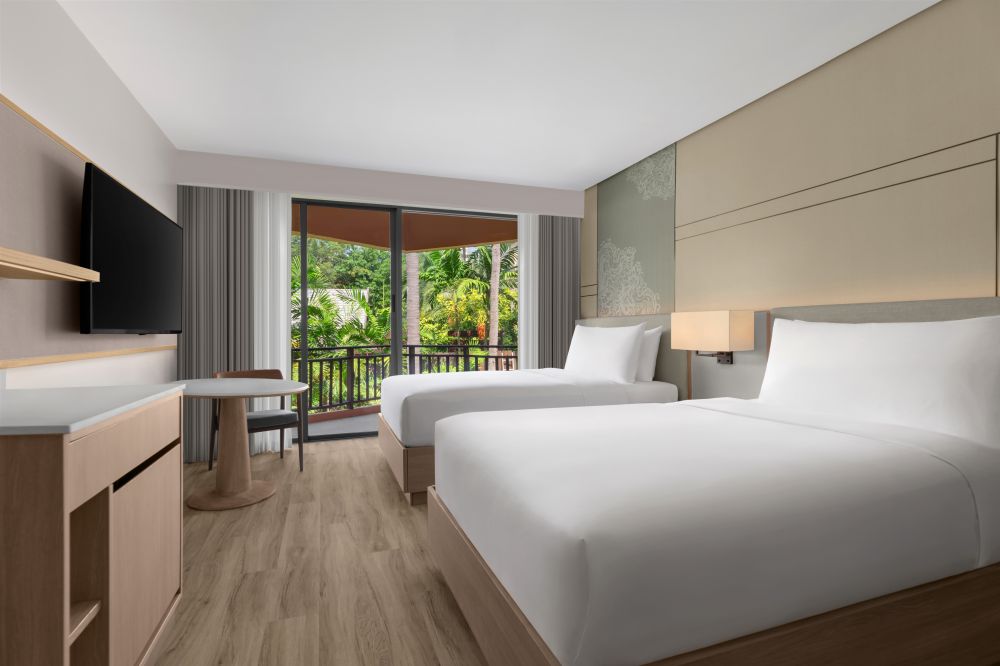 Premier Guest Room, Courtyard by Marriott Phuket, Patong Beach Resort (ex.Patong Merlin Hotel) 4*