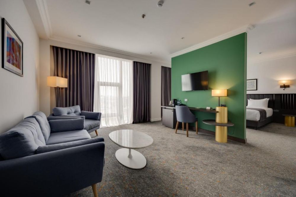 executive suite king, Pine Astoria Tbilisi 5*