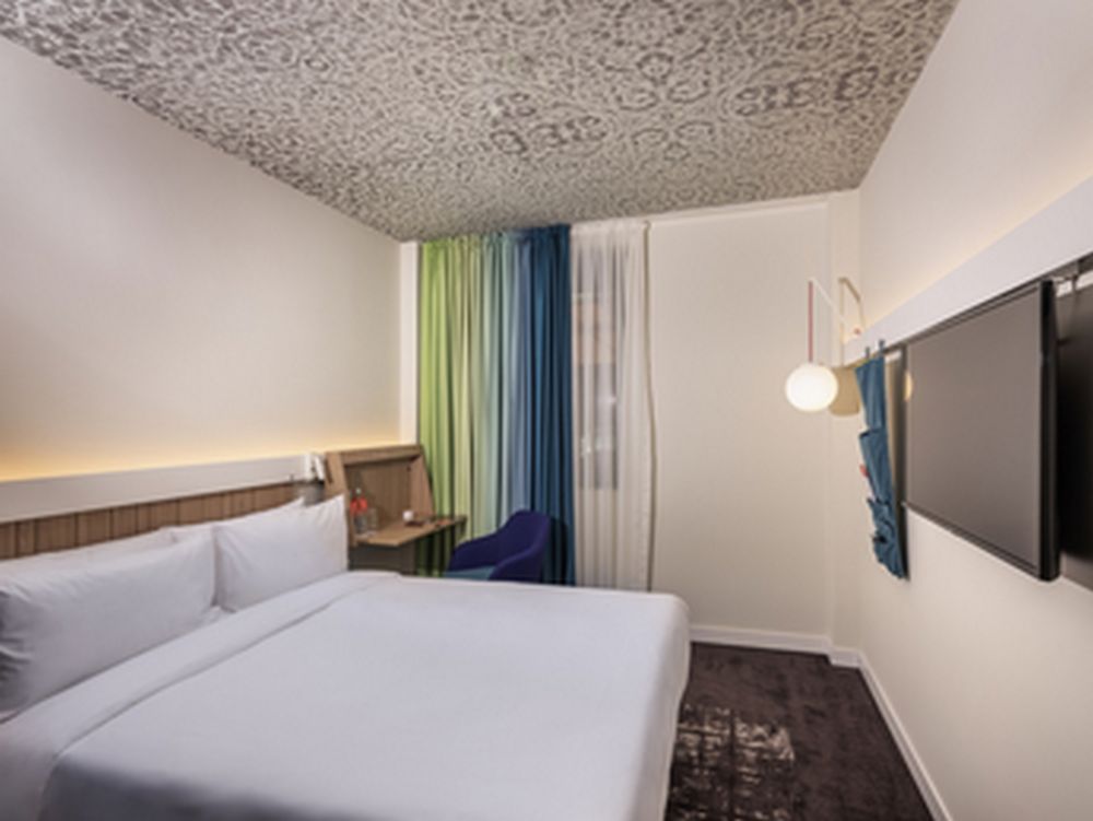 Budget Room (King Bed), Ibis Hotel 4*